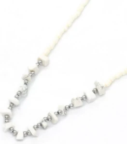 Collar con gancho y extension de acero quirurgico mostacillas crema con escallas piedras 40cm + 5cm